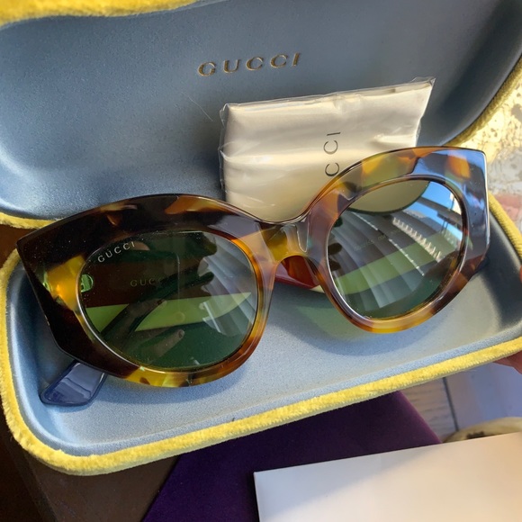 Gucci Accessories - Authentic GUCCI 50 Car eyes Acetate Tortoise sungl